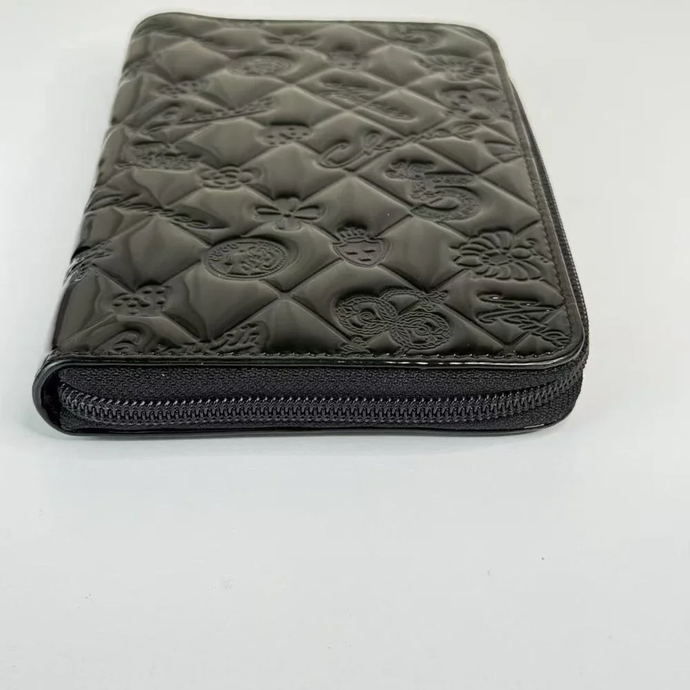 Chanel Black Large Wallet Elegant Design & Functional Features for Everyday Use